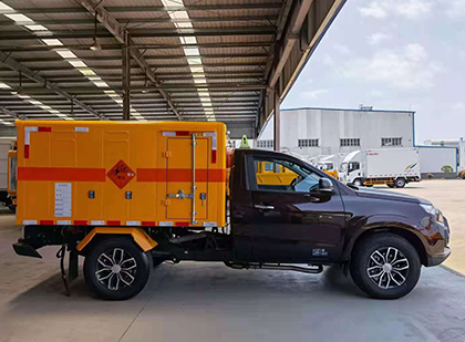 邗江爆破器材运输车